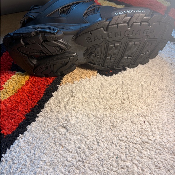 [NEVER WORN] Balenciaga Black Track Runners - Picture 5 of 7